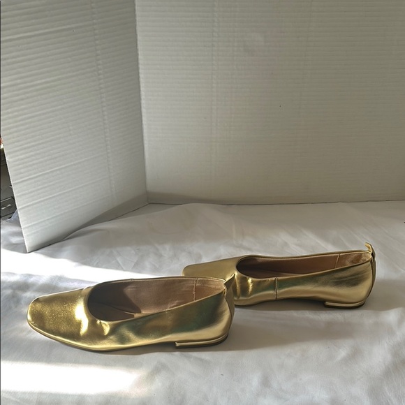Franco Sarto Gold Flats - Picture 6 of 6